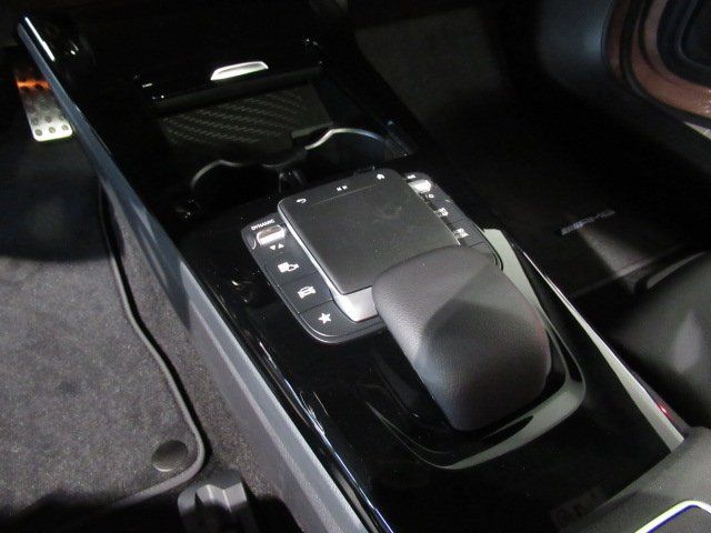 Mercedes-Benz CLA 200 2021