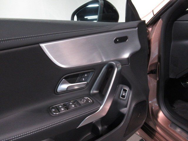 Mercedes-Benz CLA 200 2021