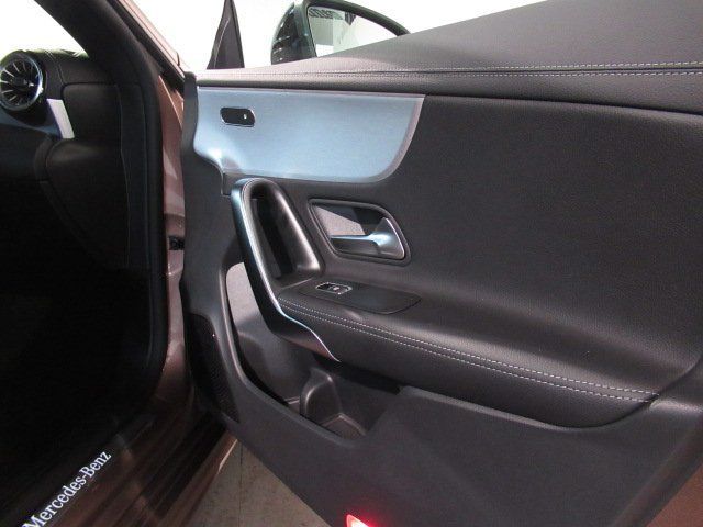 Mercedes-Benz CLA 200 2021