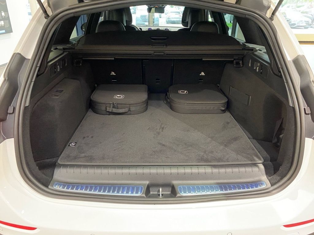 Mercedes-Benz C 300 2025