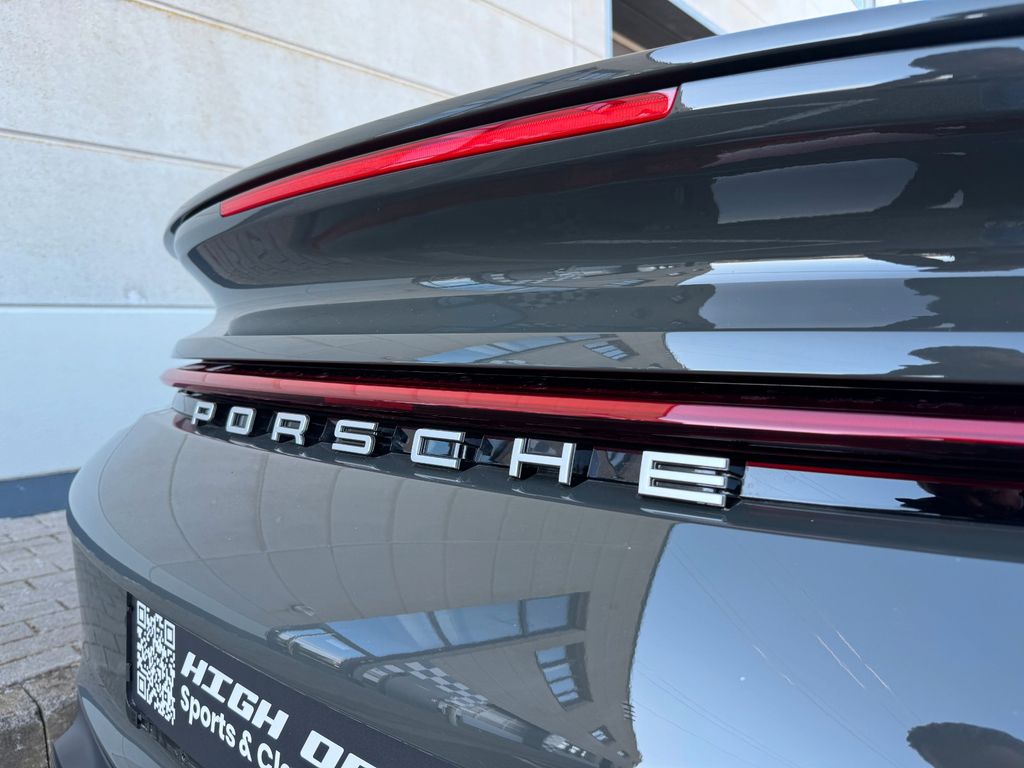 Porsche 992 2023