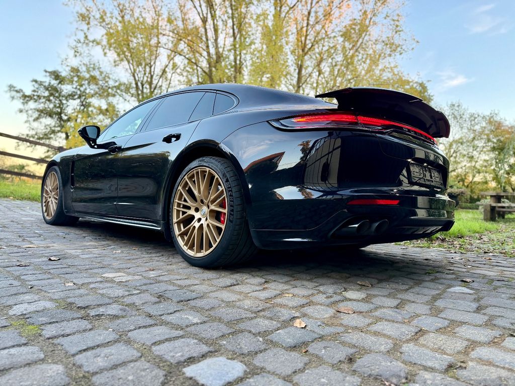 Porsche Panamera 2022