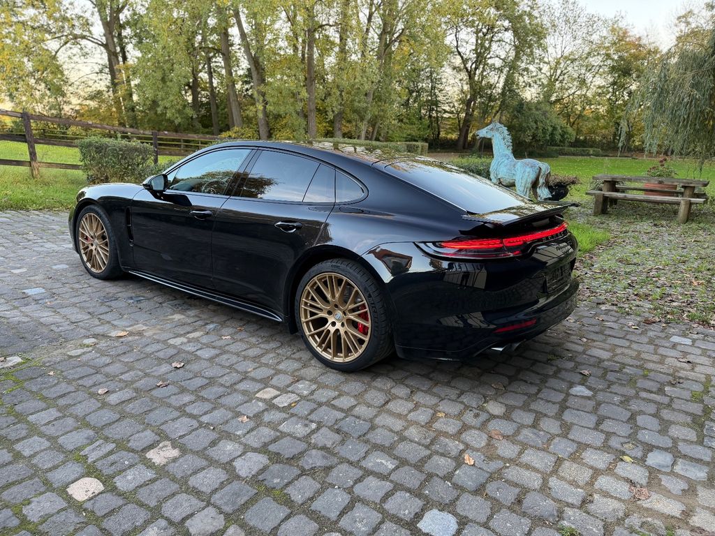 Porsche Panamera 2022