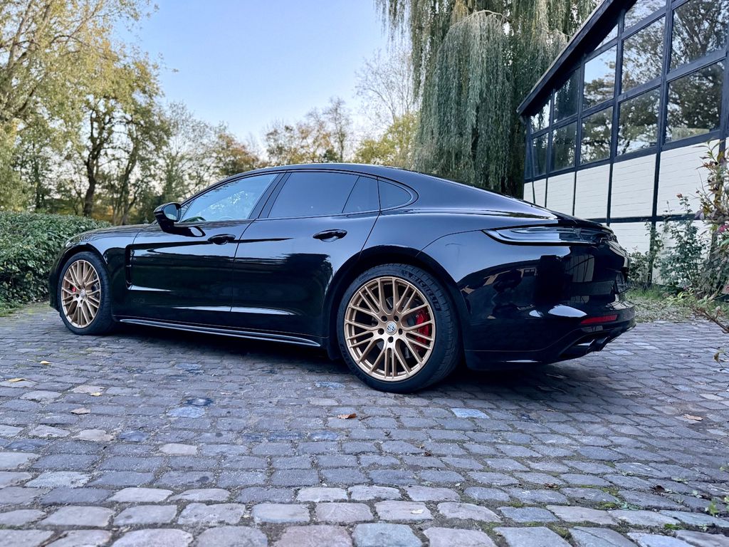 Porsche Panamera 2022