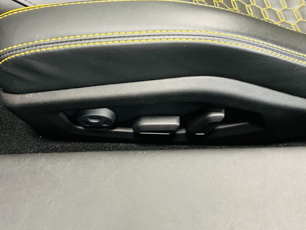 Lamborghini Huracán 2021