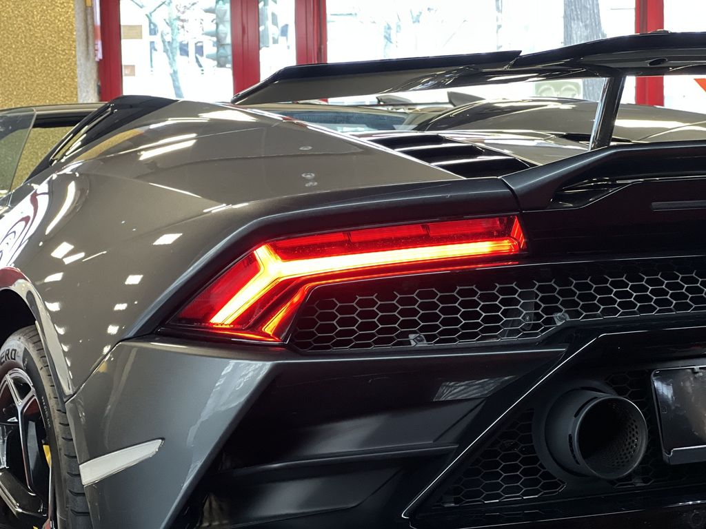 Lamborghini Huracán 2021