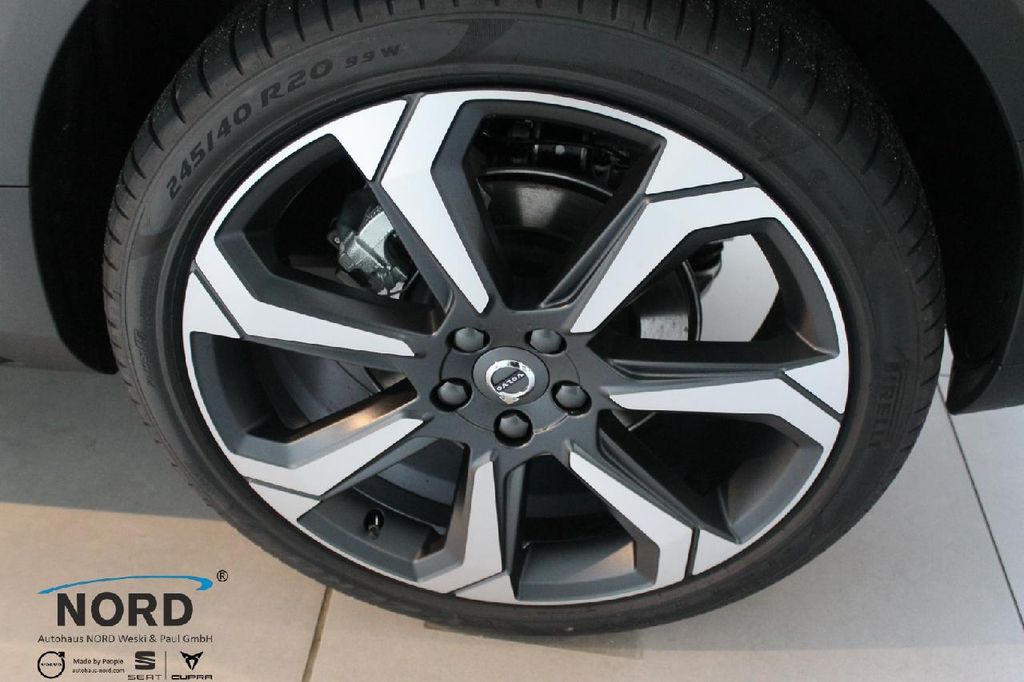 Volvo V60 Cross Country 2024
