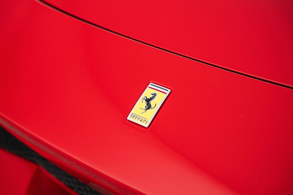 Ferrari 296 GTS 2024