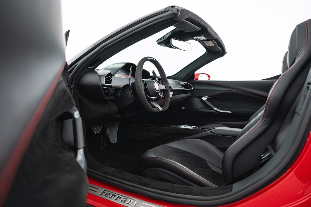 Ferrari 296 GTS 2024