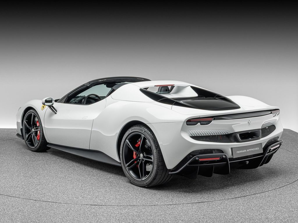 Ferrari 296 GTS 2025