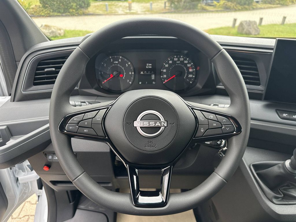 Nissan Interstar 2025