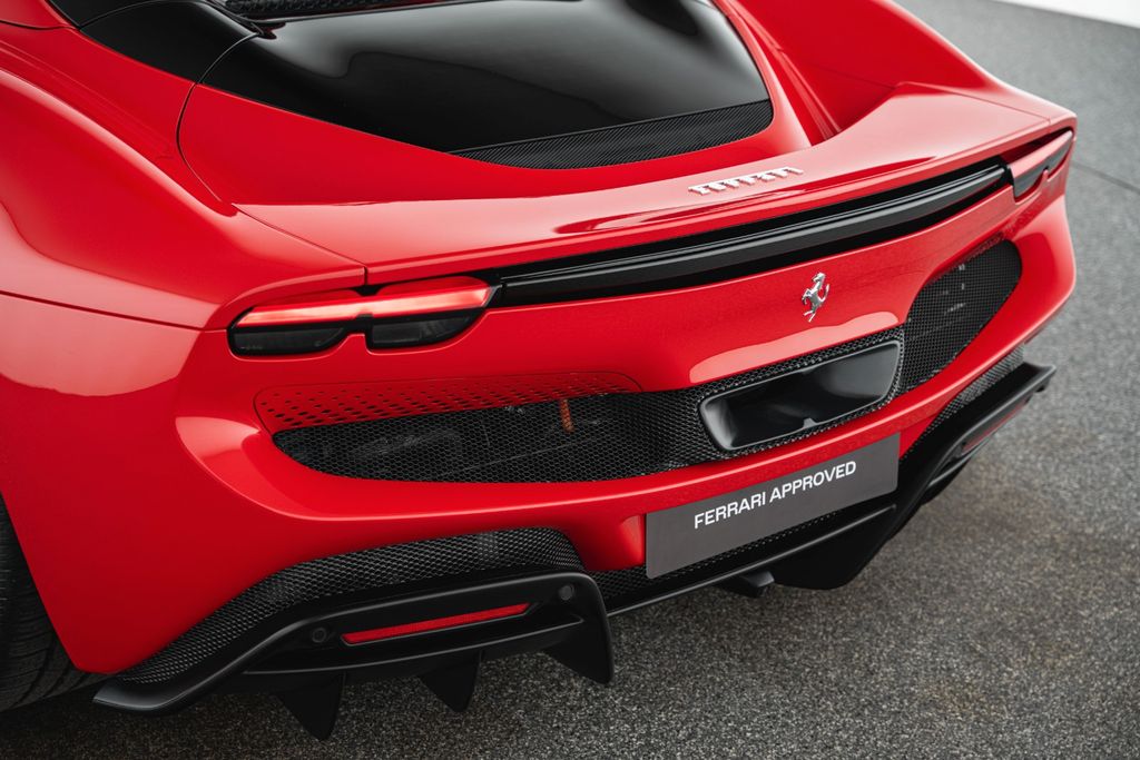 Ferrari 296 GTS 2024