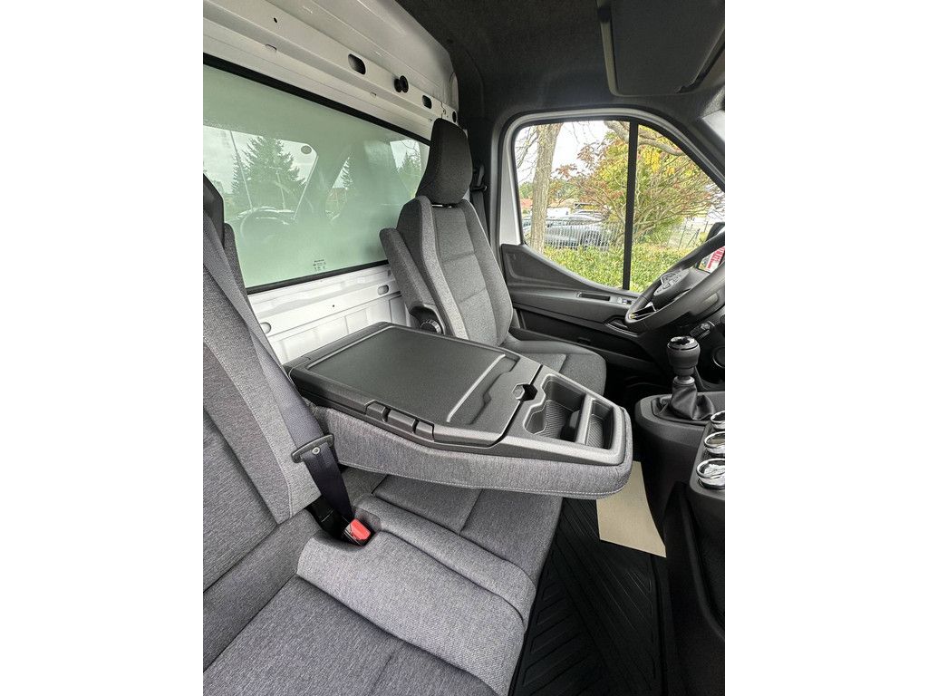 Nissan Interstar 2025