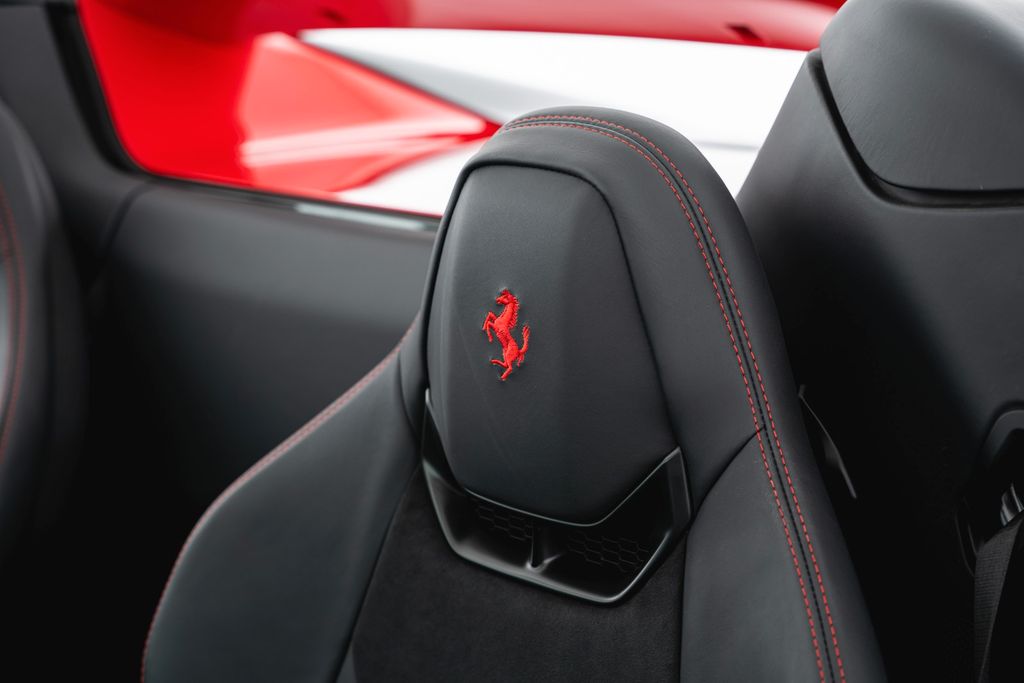 Ferrari 296 GTS 2024