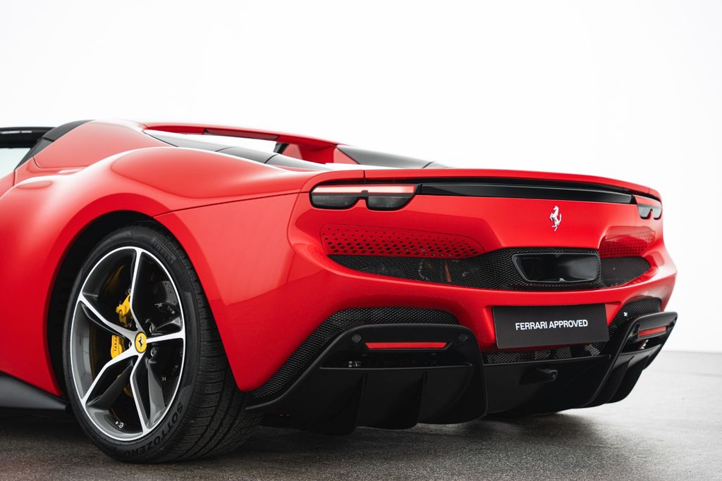 Ferrari 296 GTS 2024