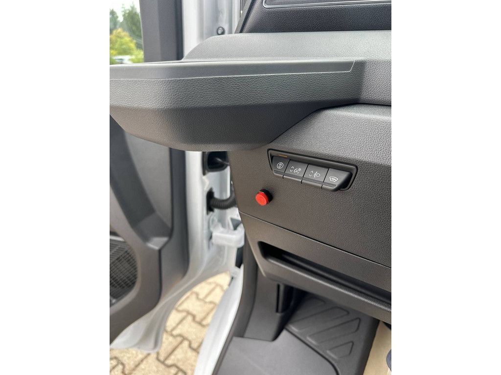 Nissan Interstar 2025