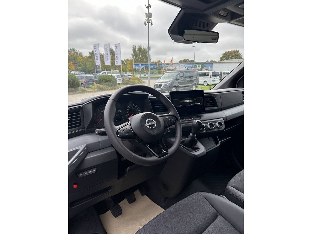 Nissan Interstar 2025