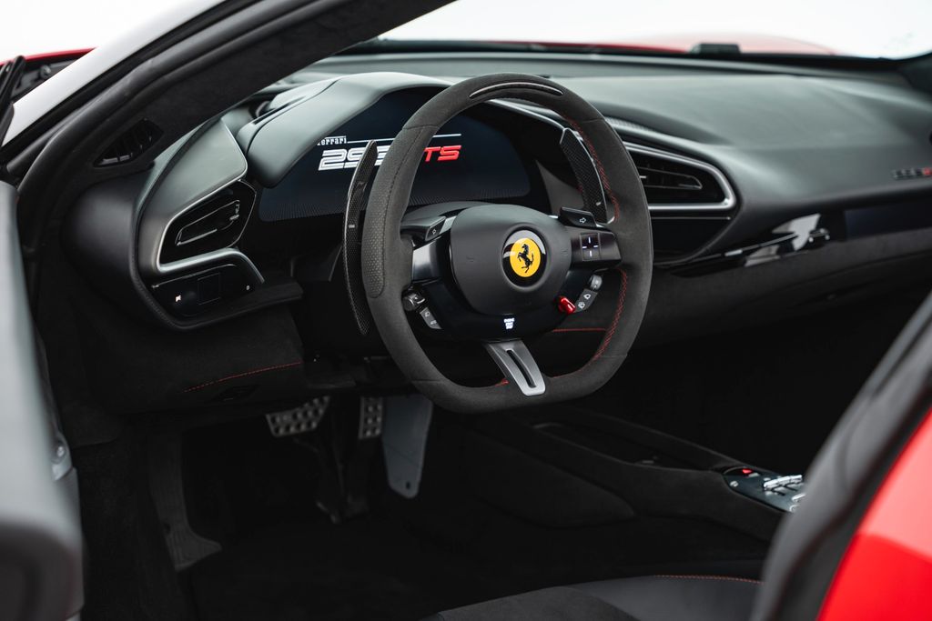 Ferrari 296 GTS 2024