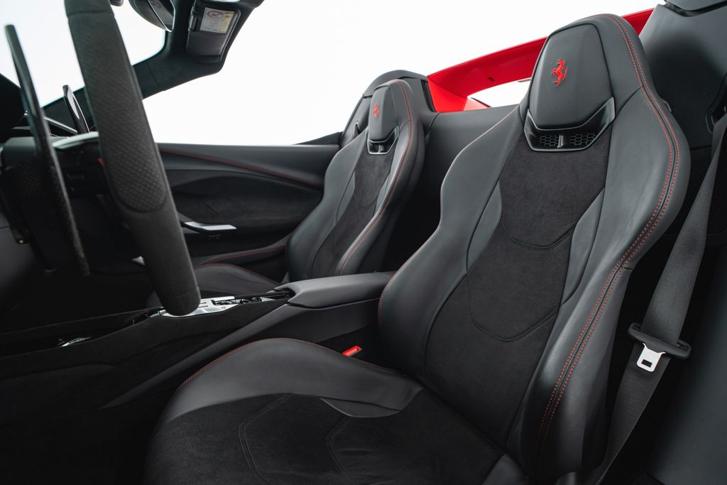 Ferrari 296 GTS 2024