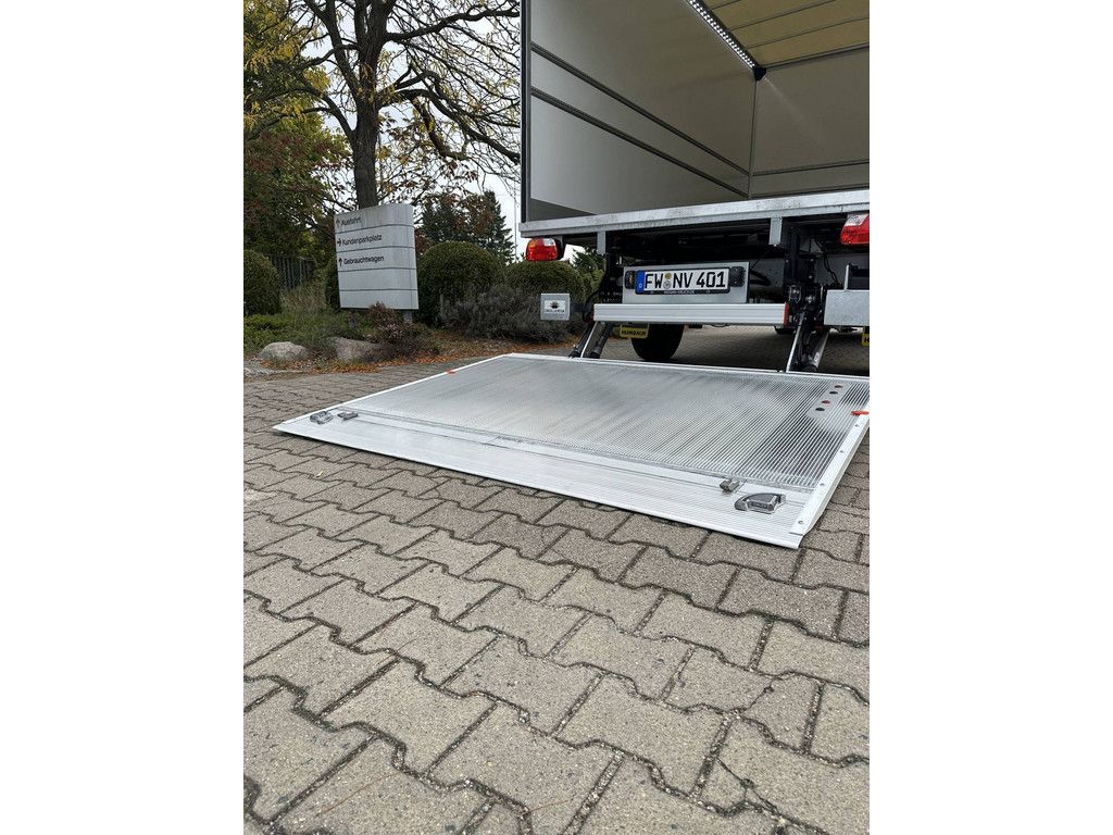 Nissan Interstar 2025