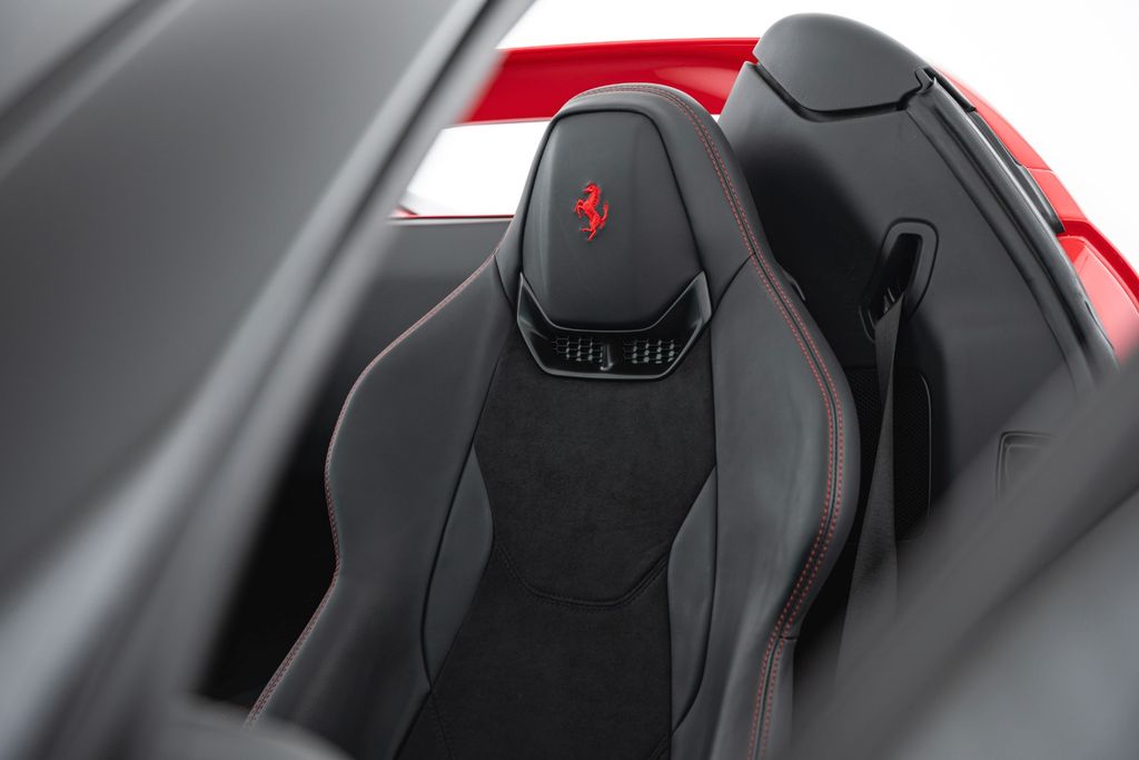 Ferrari 296 GTS 2024