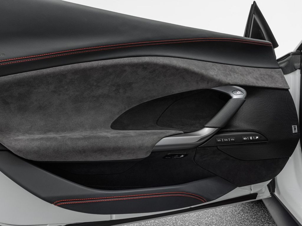 Ferrari 296 GTS 2025