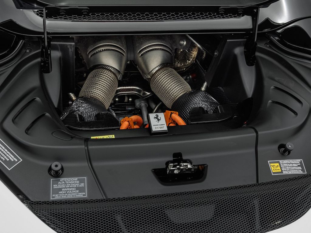 Ferrari 296 GTS 2025