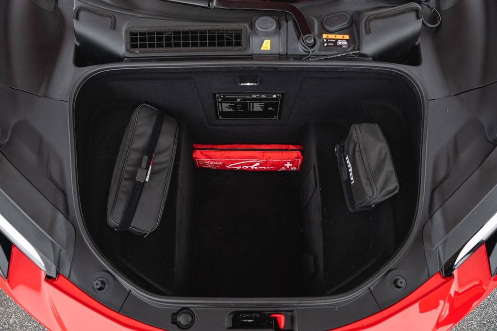 Ferrari 296 GTS 2024