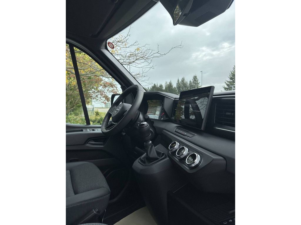 Nissan Interstar 2025