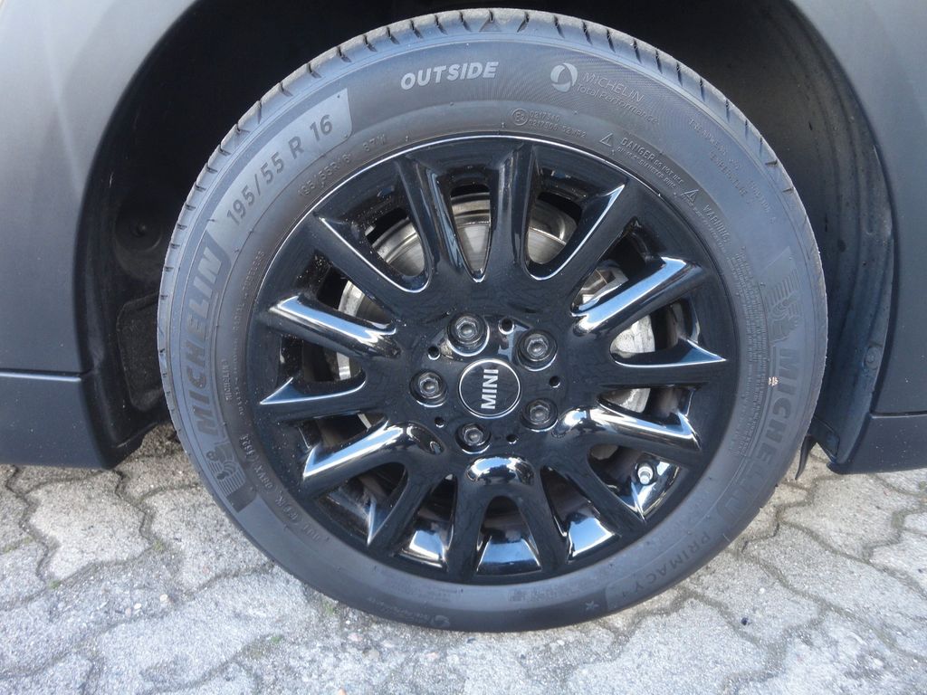 MINI Cooper Cabrio 2024