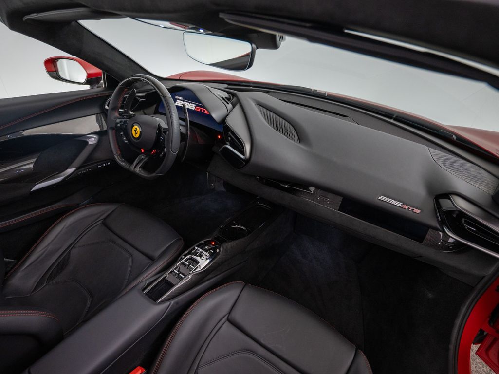 Ferrari 296 GTS 2024