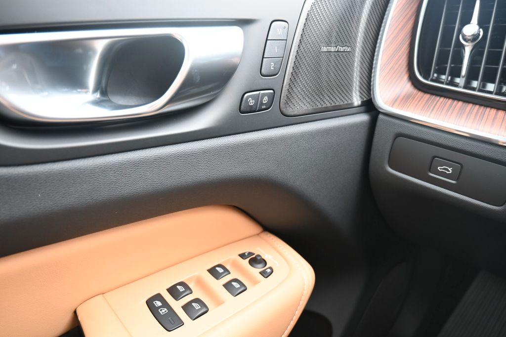 Volvo XC60 2024