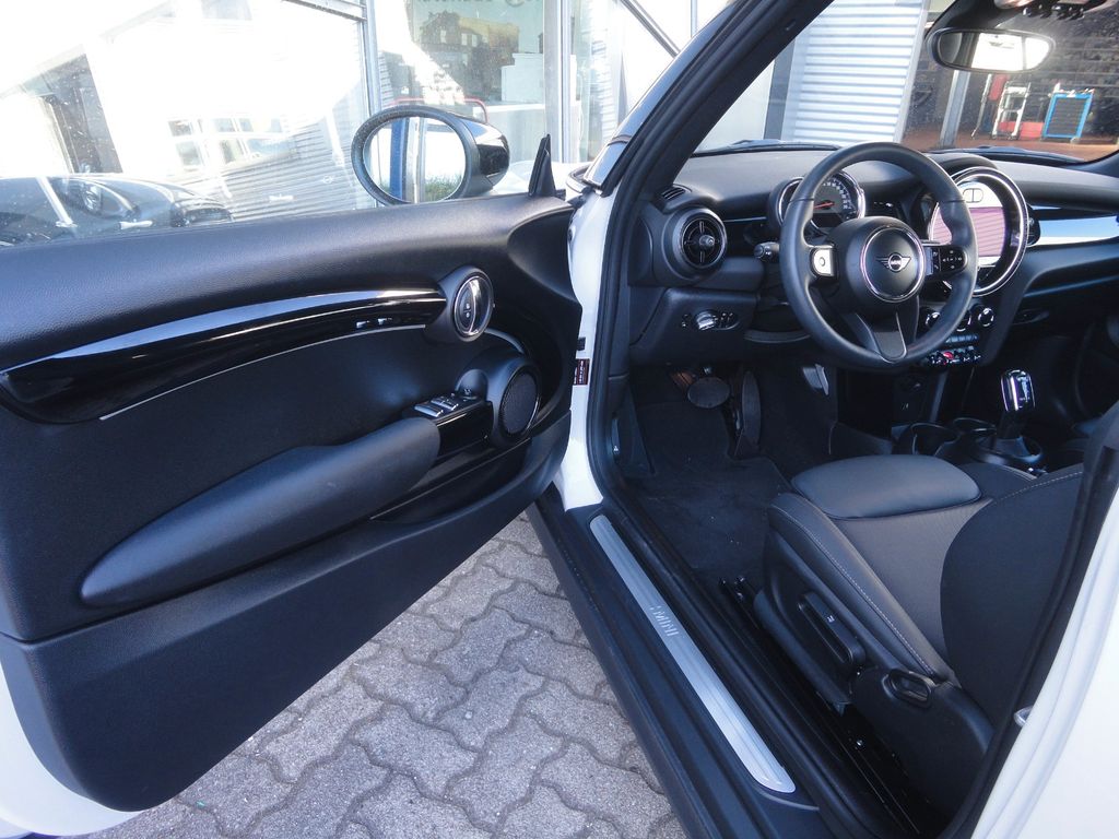 MINI Cooper Cabrio 2024