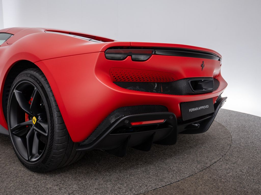 Ferrari 296 GTS 2024