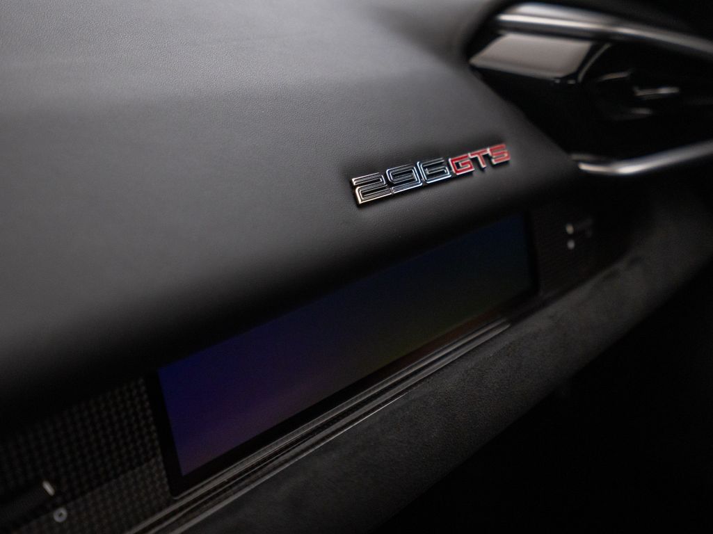 Ferrari 296 GTS 2024