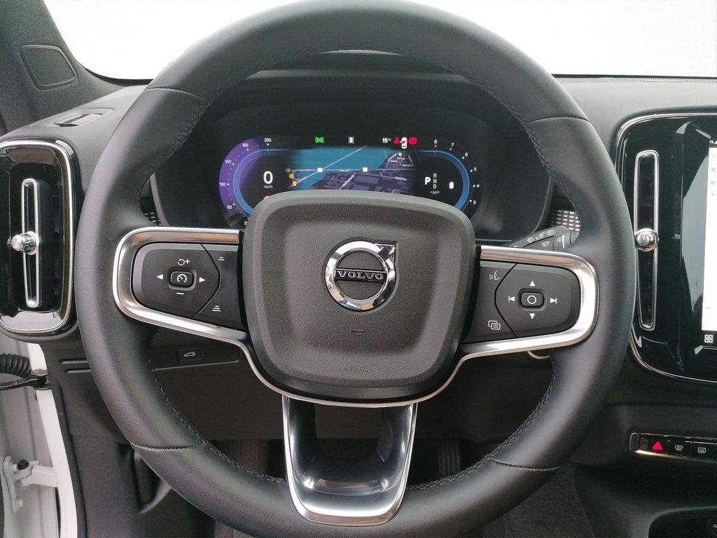 Volvo XC40 2024