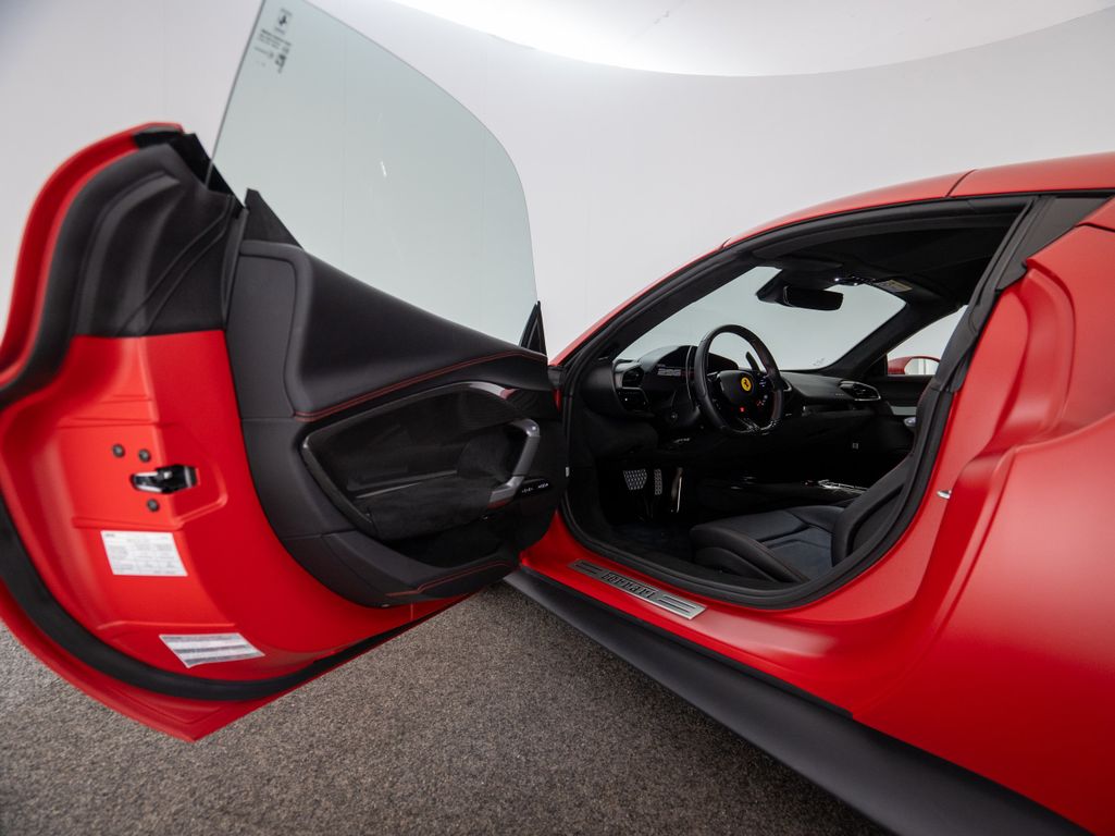 Ferrari 296 GTS 2024