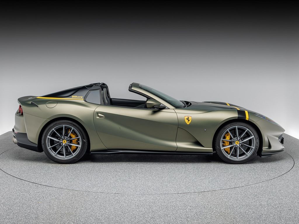 Ferrari 812 2021