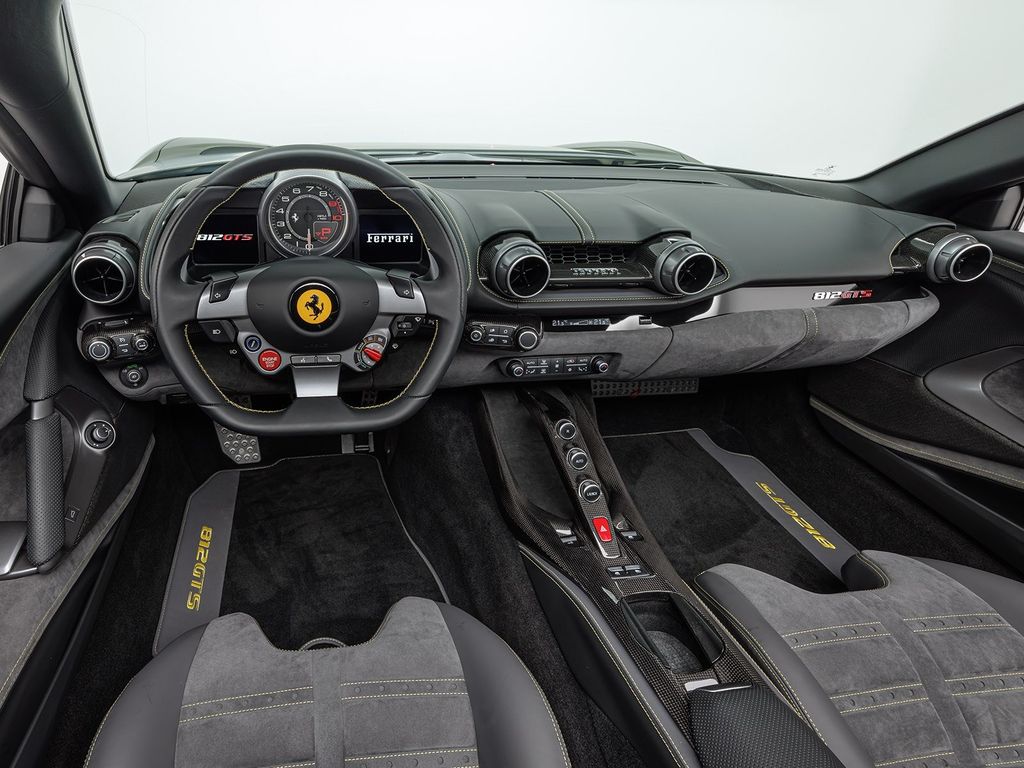 Ferrari 812 2021