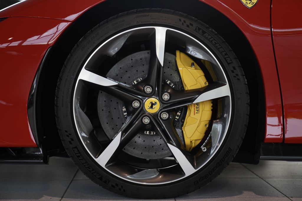 Ferrari SF90 2024