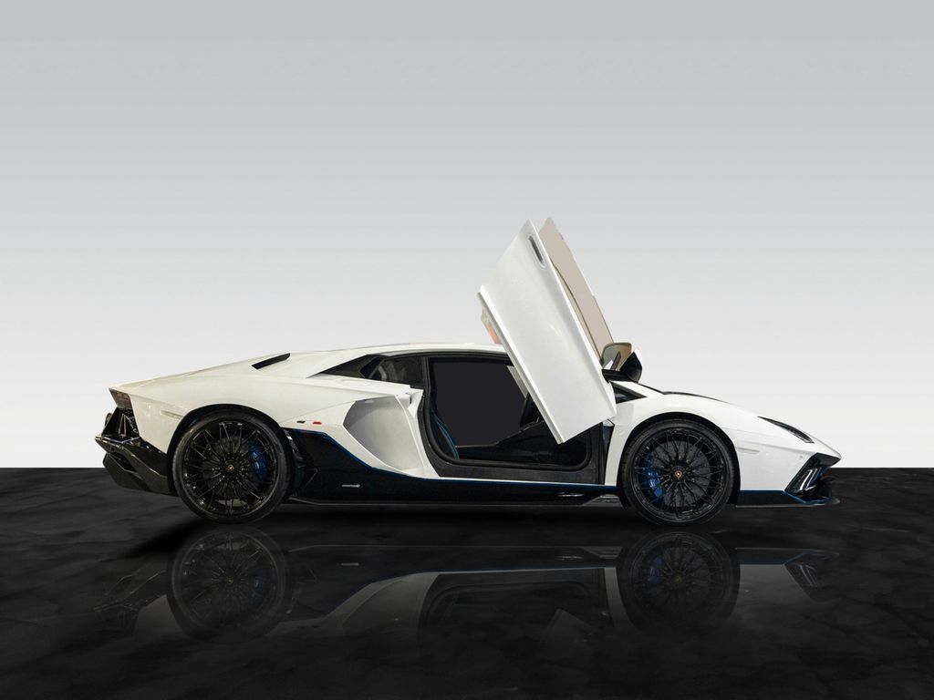 Lamborghini Aventador 2022