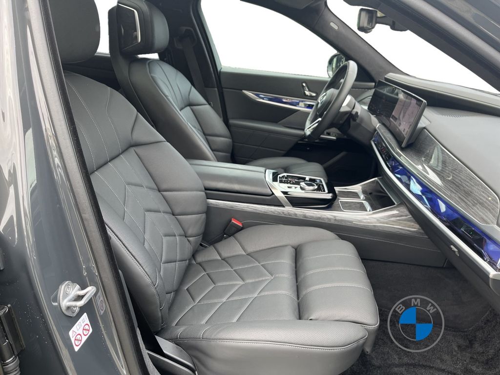 BMW i7 2024