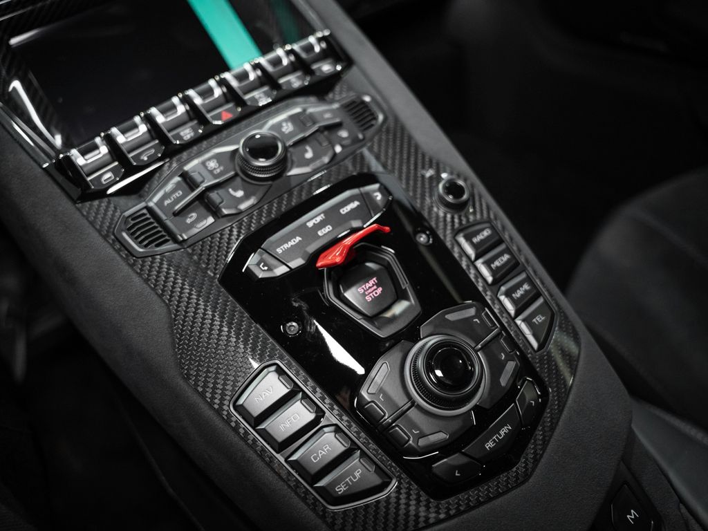 Lamborghini Aventador 2022