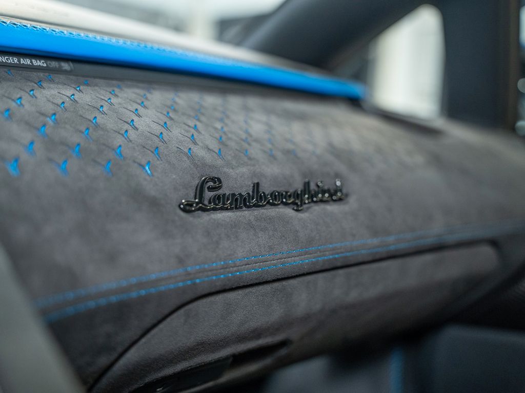 Lamborghini Aventador 2022