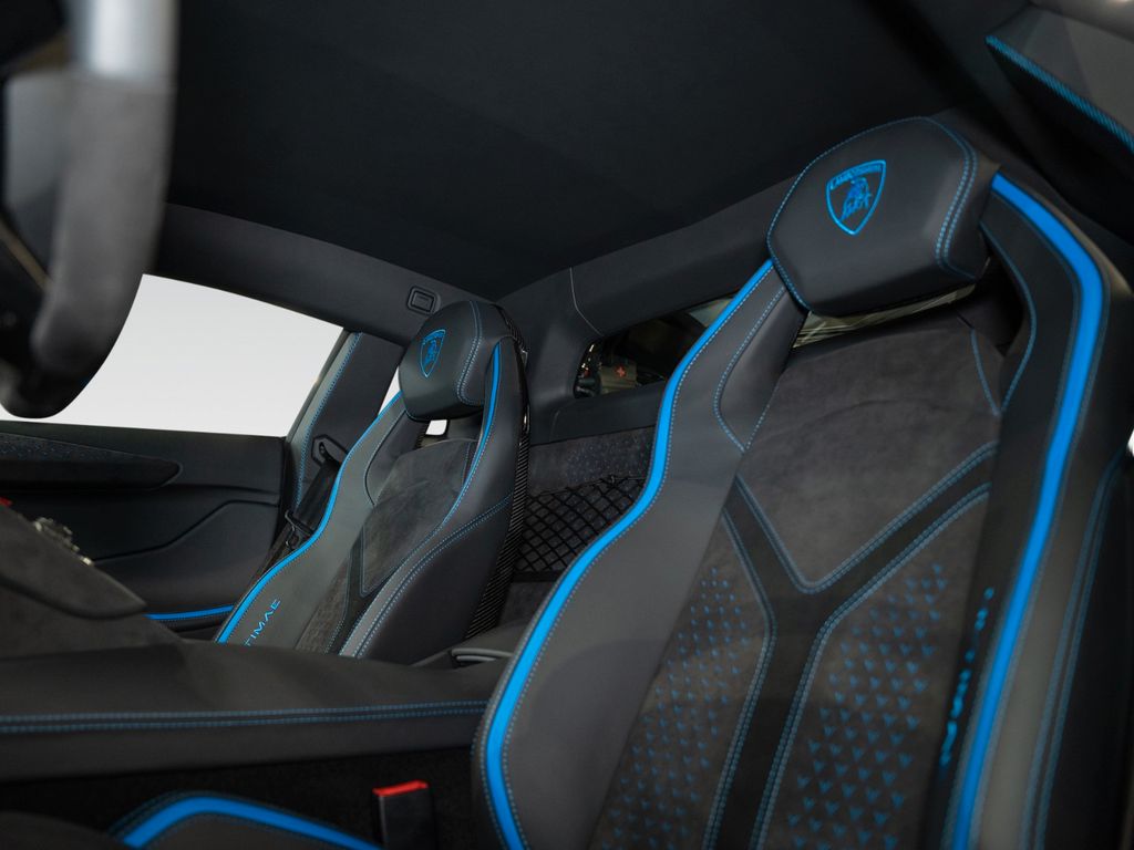 Lamborghini Aventador 2022