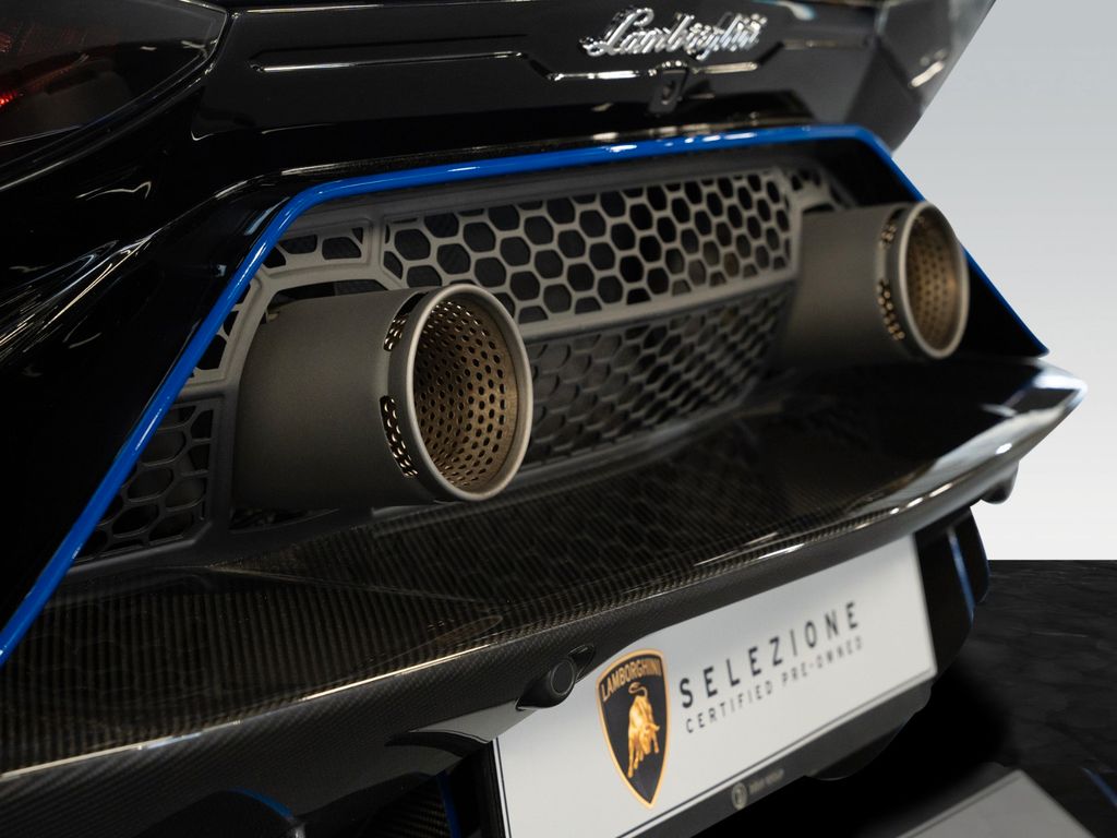 Lamborghini Aventador 2022