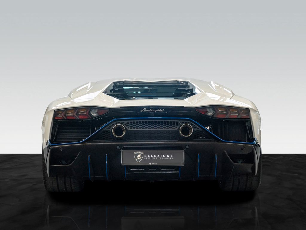 Lamborghini Aventador 2022