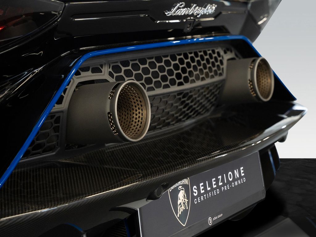 Lamborghini Aventador 2022