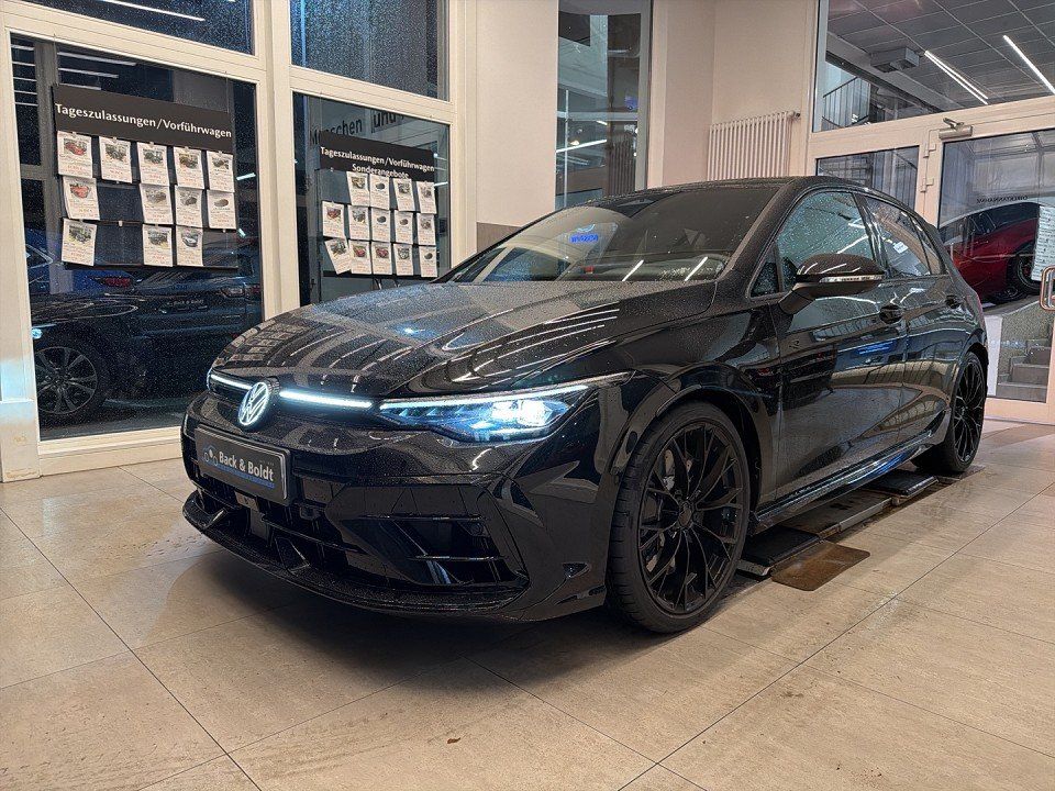 Volkswagen Golf 2025