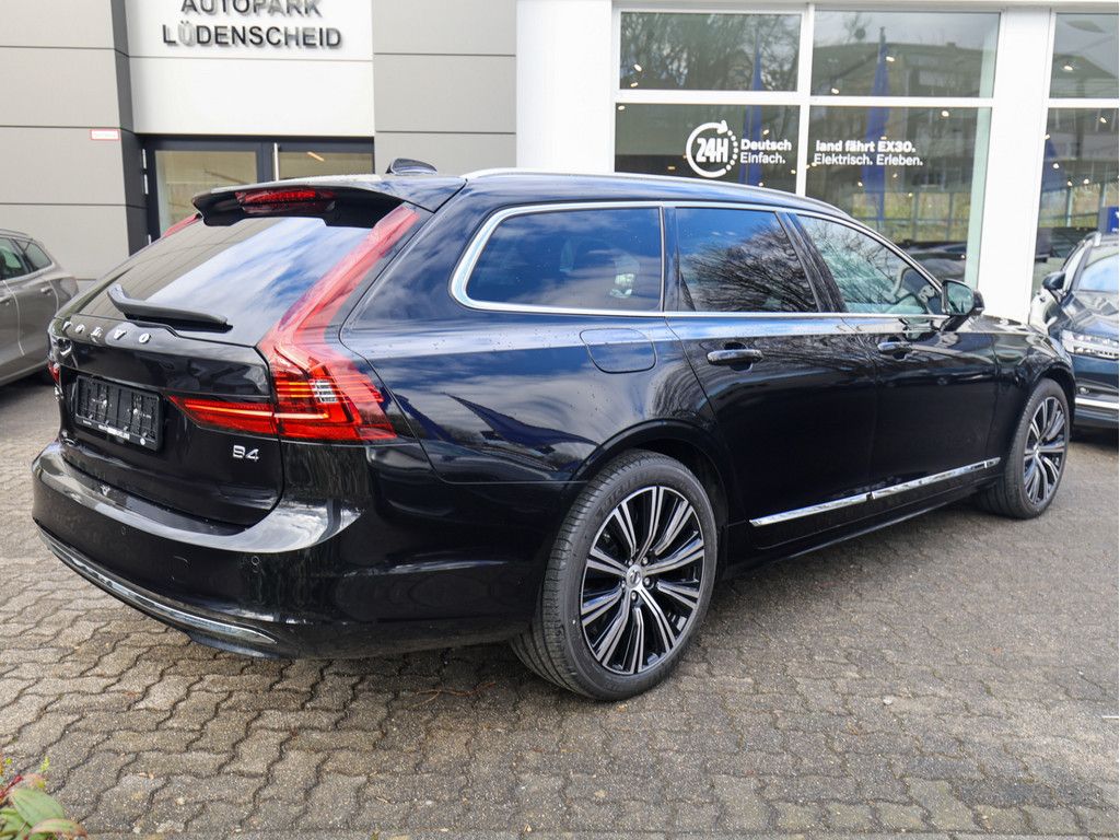 Volvo V90 2024